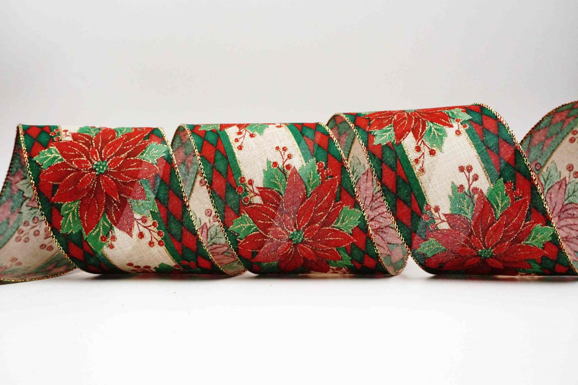 Элегантная лента с пуансеттией